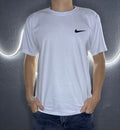 Camiseta Nike C/ Estampa na Costa